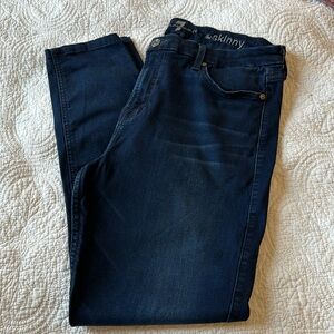 7 for all Mankind The Skinny jeans, size 32 waist, 27.5 inseam